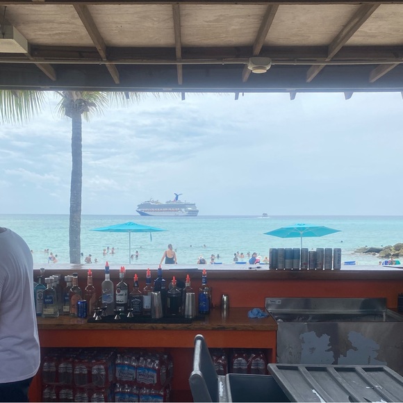 Meet your Posher, Jennifer - Picture 11 of 17